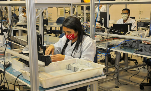 Indústria eletroeletrônica volta a contratar