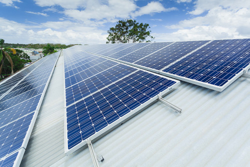 Desafiando a pandemia, distribuidora para telecom e automação estreia no mercado fotovoltaico