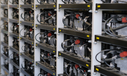 Custo de baterias de lítio cai 86% em uma década