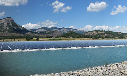 Laos constrói maior usina híbrida solar flutuante-hídrica do mundo