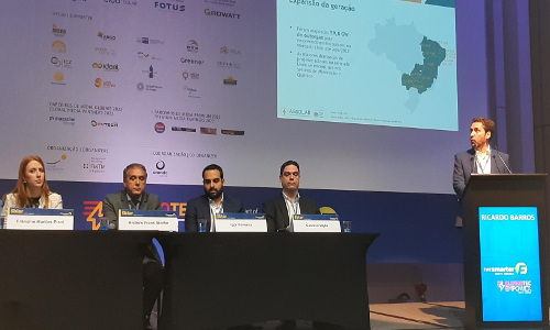 Futuro promissor para a geração fotovoltaica centralizada.