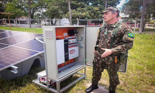 Exército testa módulo de energia solar em Operação Guararapes